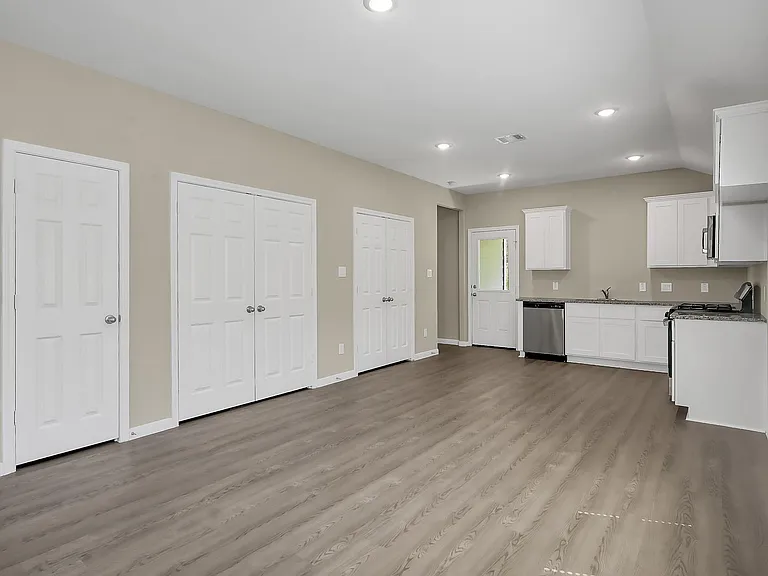 811 Jefferson Ave — Photo 8