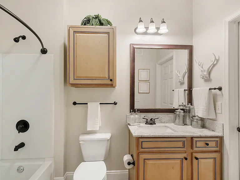 Charleston Apartment Homes — Photo 12