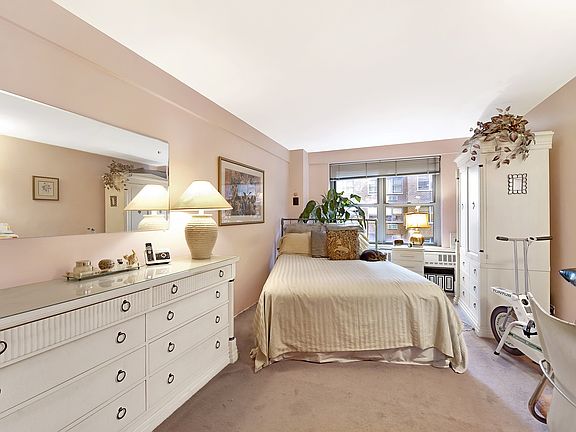 2nd image of 425 E 54th St #3M
