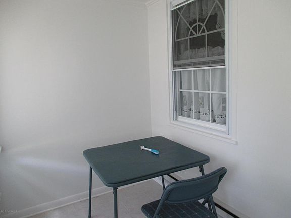 4th image of 233B Buckingham Ct #100B