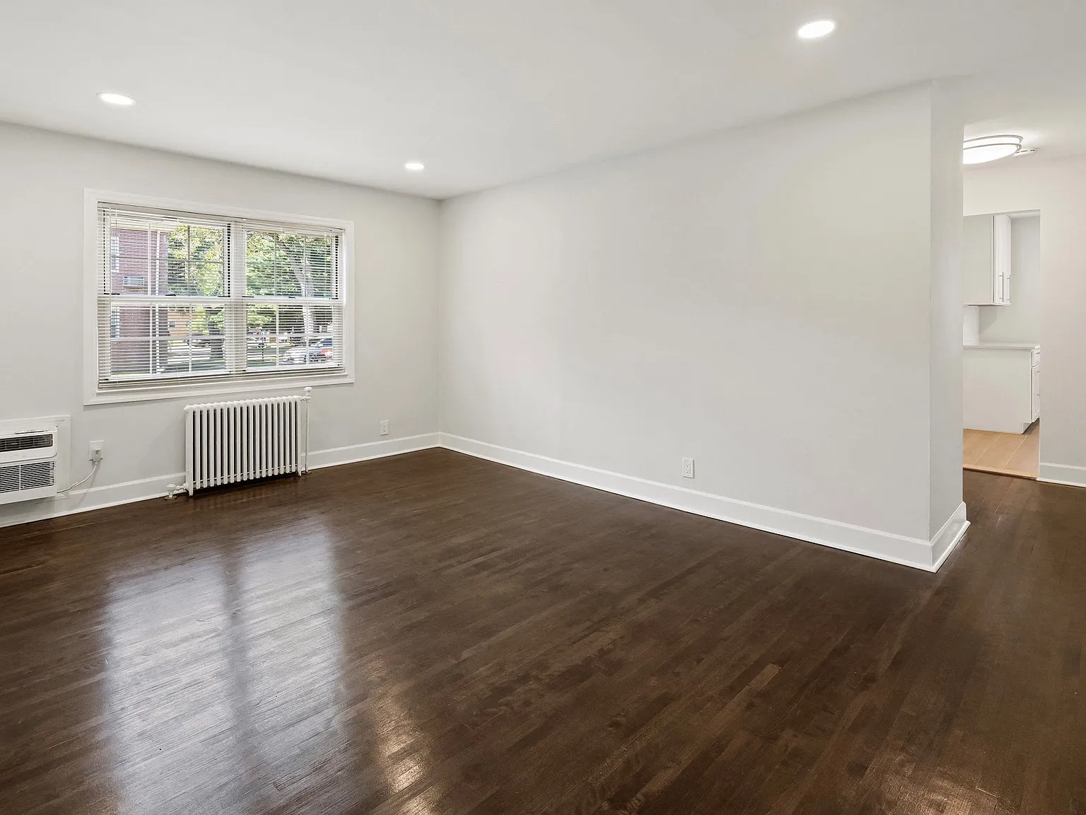 Palisades Gardens Apartments — Photo 4