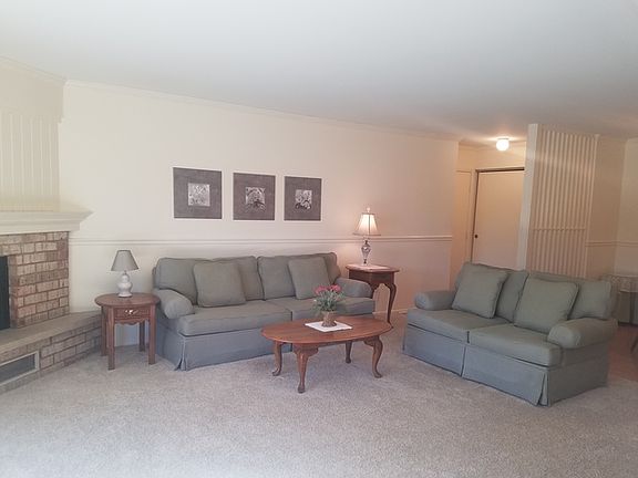 4th image of 740 Saint Andrews Ln APT 2