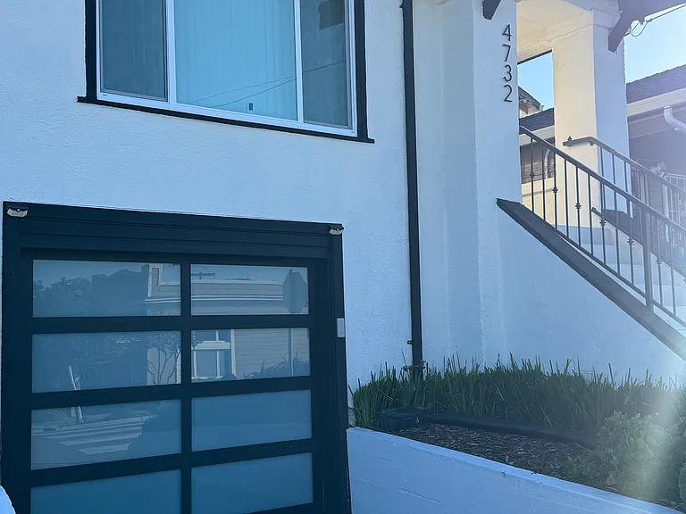 4732 Congress Ave — Photo 2