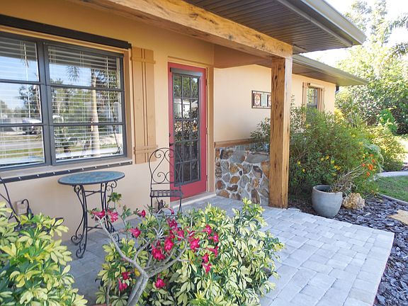 2nd image of 2622 Chapman Blvd