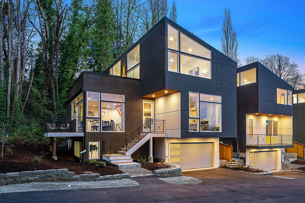 Building Photo - 4868 Puget Blvd SW