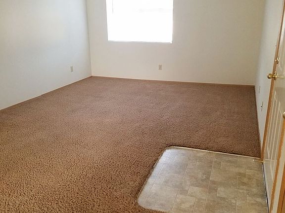 4th image of 13708 NE 18th St APT 14