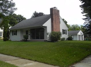 W53N576 Birch St, Cedarburg, WI 53012
