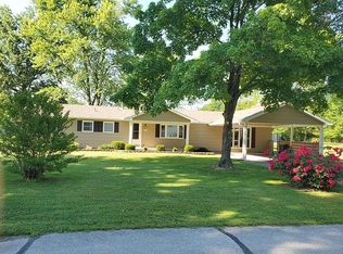 906 E 9th St, Lamar, MO 64759