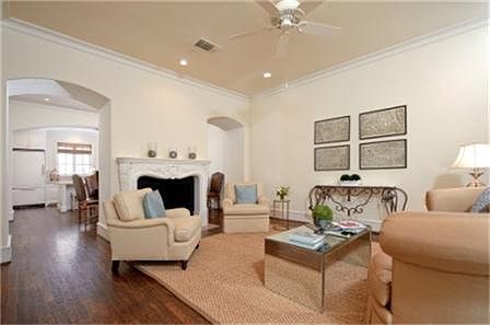 2nd image of 4608 Abbott Ave #124