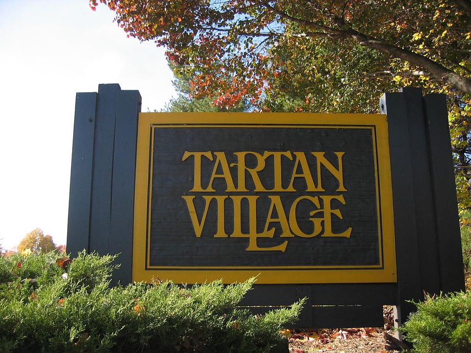 Tartan Villiage Entrance