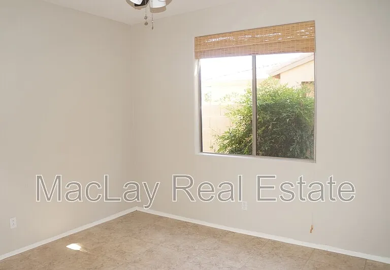 203 W Cedar Dr — Photo 4