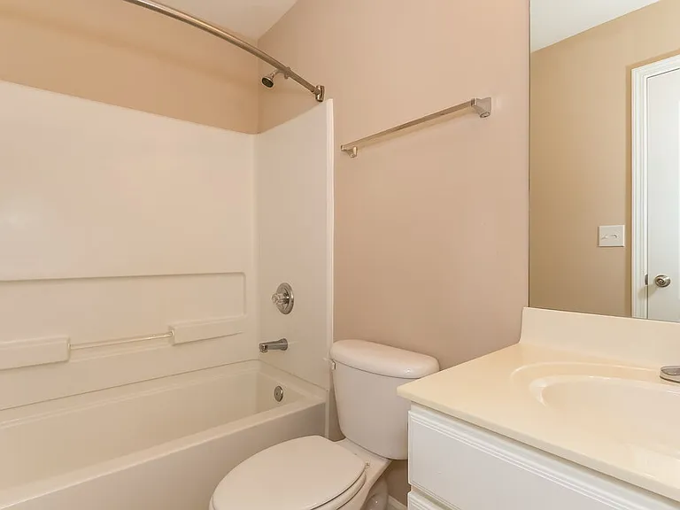 353 Hunterian Pl — Photo 14