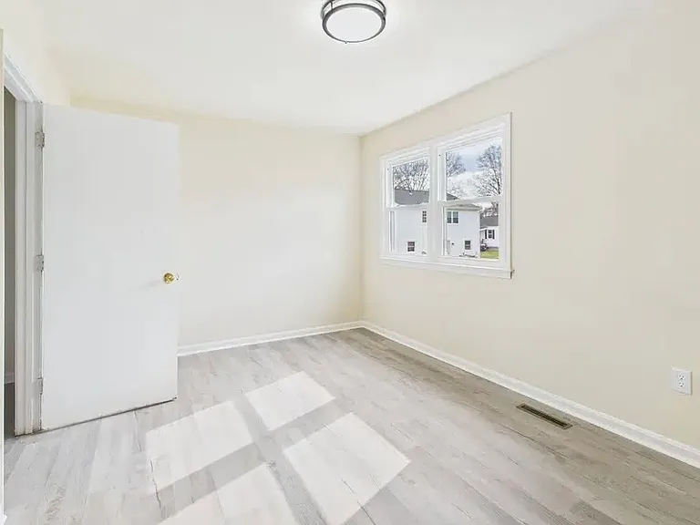 800 Arlington Rd — Photo 10