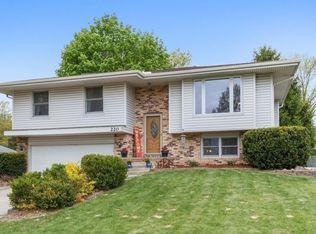 220 10th Ave SW, Altoona, IA 50009