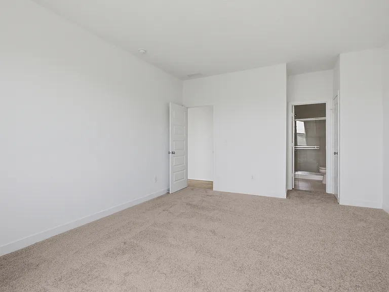 4323 Malvern Way — Photo 11