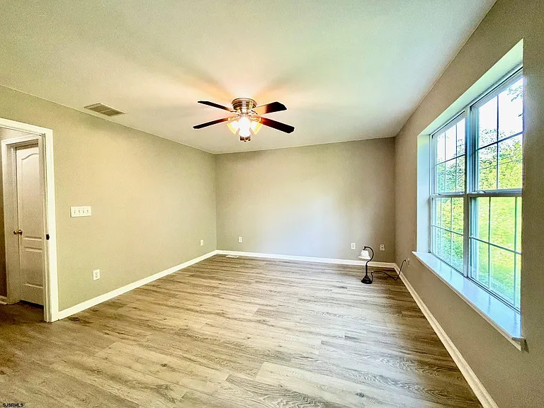 27 Oyster Bay Rd #G — Photo 20
