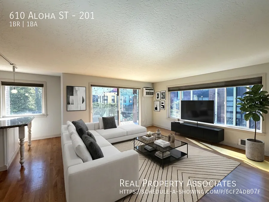Queen Anne One Bedroom — Photo 2