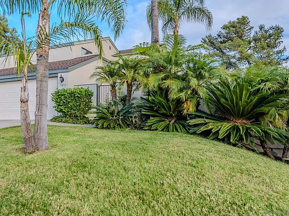 3rd image of 5873 Menorca Dr