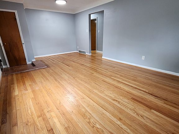 3rd image of 1704 Rowland Ave