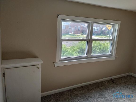 5th image of 1329 Corry Ave