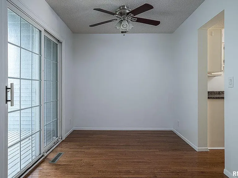 3060 Parkwild Dr — Photo 8
