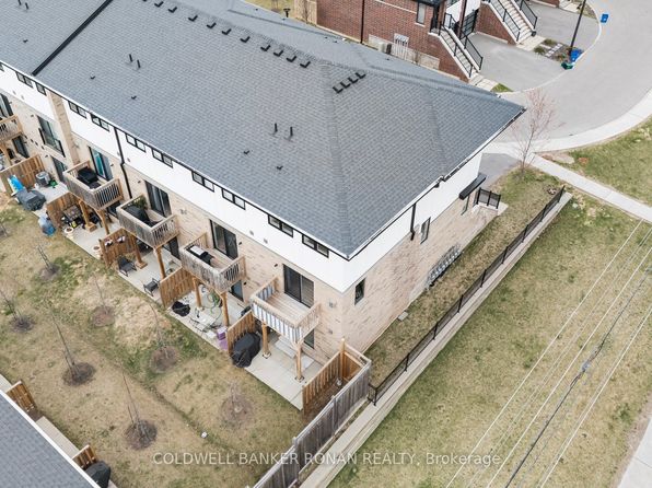 15 Wilings Ln, Hamilton, ON L9G 0H3