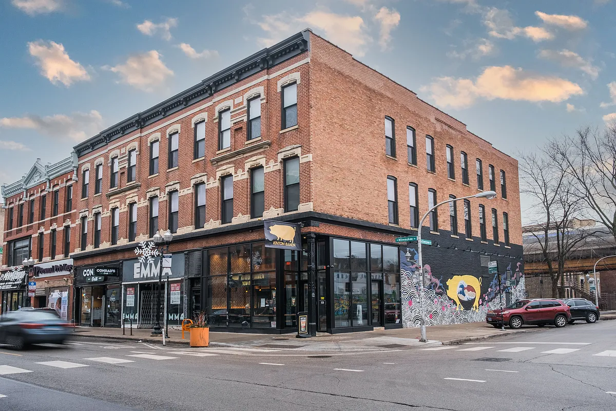 Building Photo - 1422 N Milwaukee Ave
