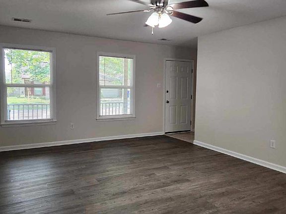 4th image of 3484 Colonnade Dr