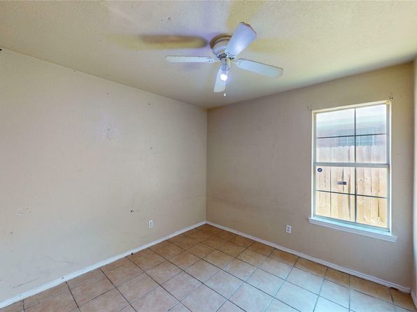 fort-worth-texas-448809362 picture