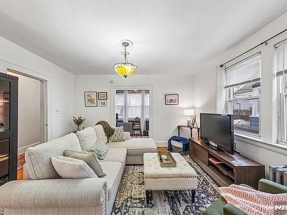 5th image of 99 Ralph St