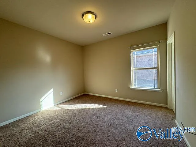 140 Clydesdale Ln — Photo 32