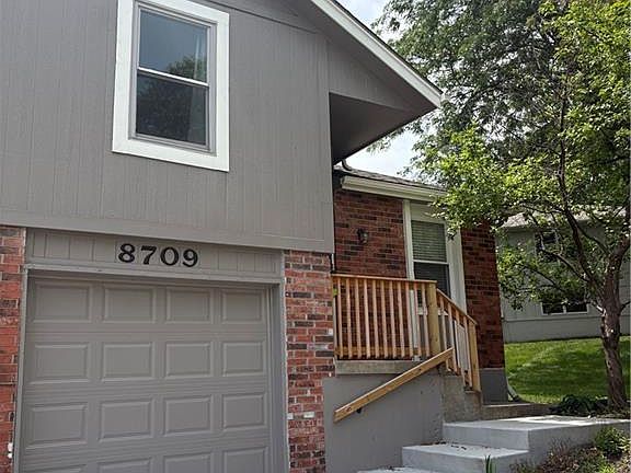 3rd image of 8709 N Hull Ave