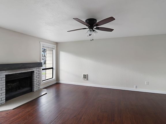 2nd image of 498 NW 7th Ave