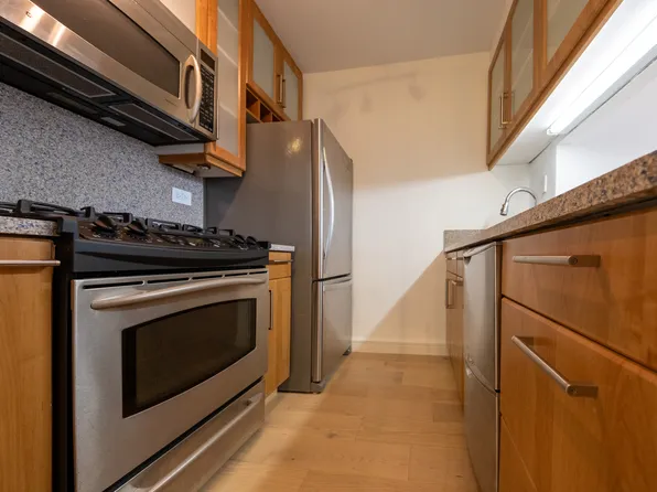 630 1st Avenue image 12 of 19