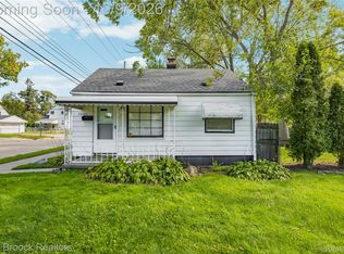 26466 Couzens Ave, Madison Heights, MI 48071