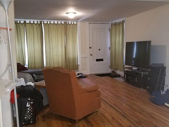 3rd image of 1949 N Cleveland Ave APT 1F