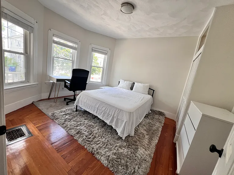 74 Lowell St #2 — Photo 6