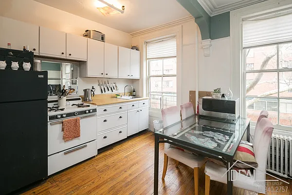 Rented by Ideal Properties Group | media 4