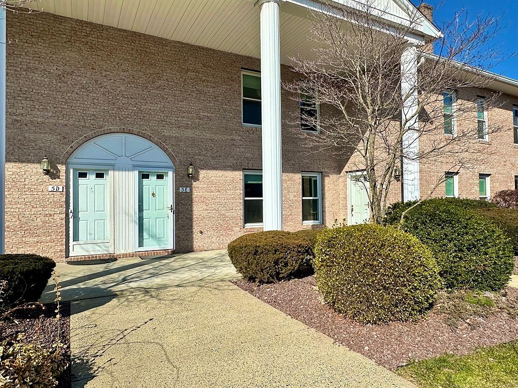 5-5 E Castle Hills Rd #5E, Agawam, MA 01001 | Zillow