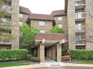 1280 Rudolph Rd APT 2P, Northbrook, IL 60062