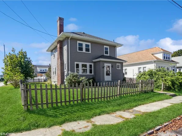 36 Stevens Rd, Cranston, RI 02910