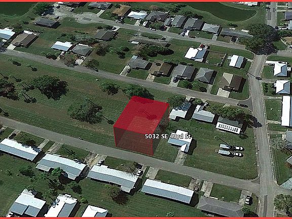 4th image of 5032 SE 43rd St