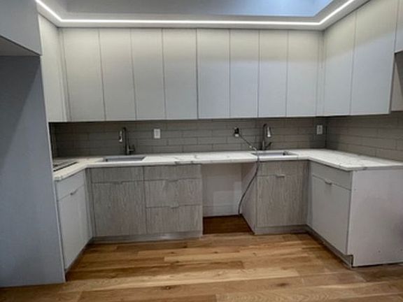 3rd image of 653 Maple St