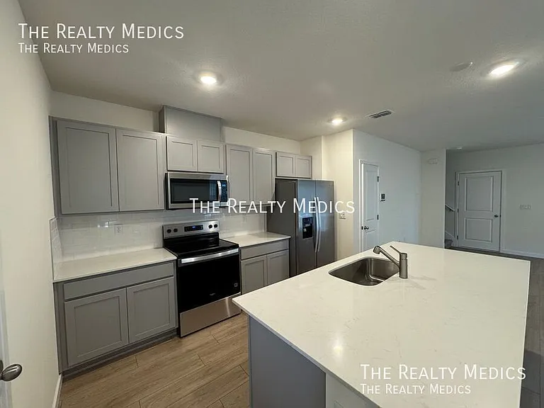 16594 Barbours Creek Way — Photo 3