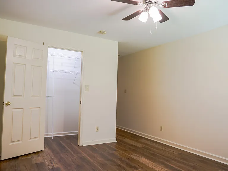 755 Sivley Rd — Photo 15