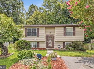 8417 Great Lake Ln, Springfield, VA 22153