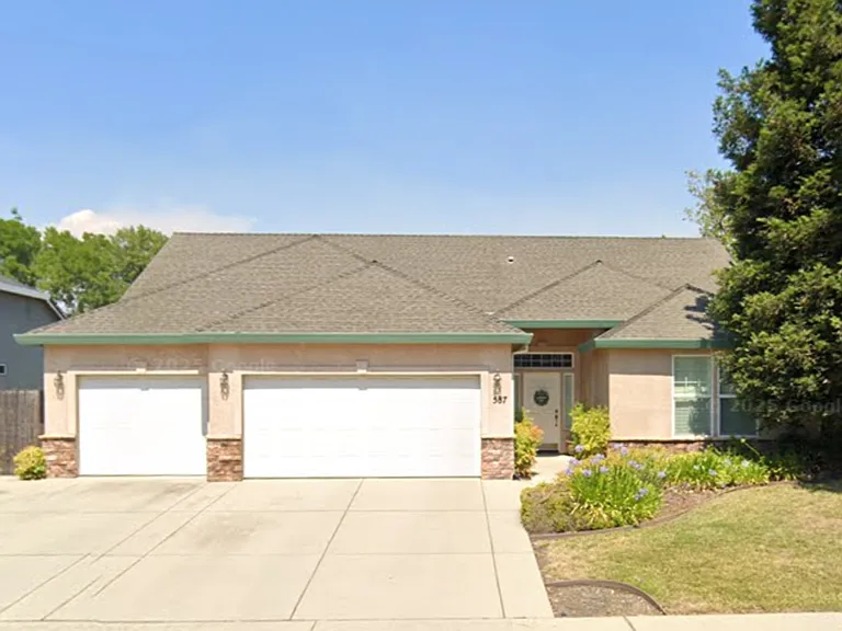 587 Castenda Dr — Photo 1