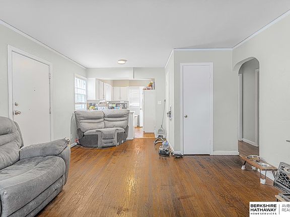 4th image of 4517 Izard St