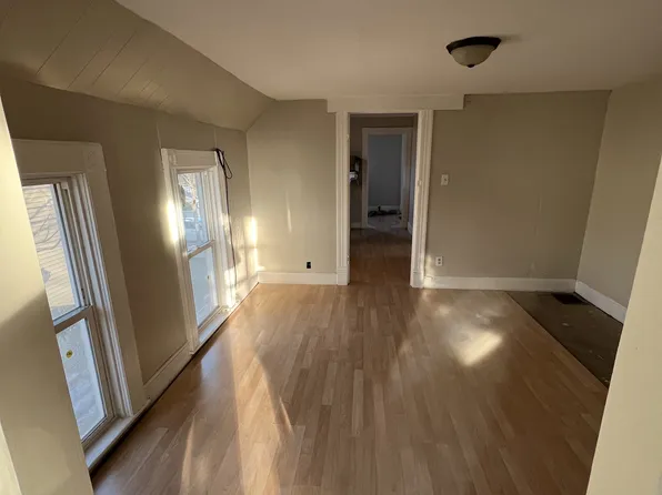 415 James Ave SE Unit 2, Grand Rapids, MI 49503