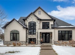 817 King Rd, Burlington, ON L7T 3K8